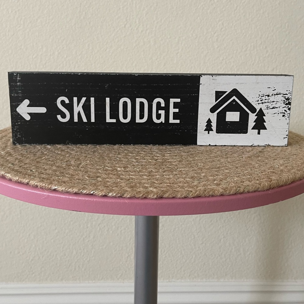 NWT Target Bullseye 2021 Ski Lodge Tabletop Sign